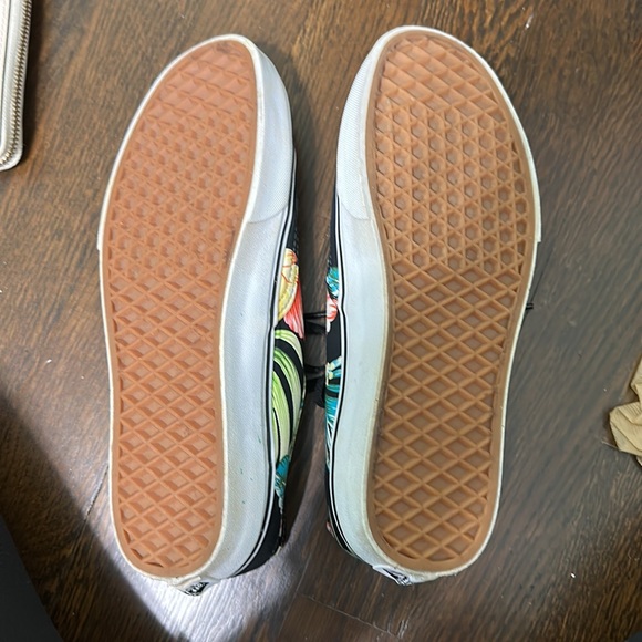 VANS HAWAIIAN PRINT SNEAKERS - Picture 2 of 5